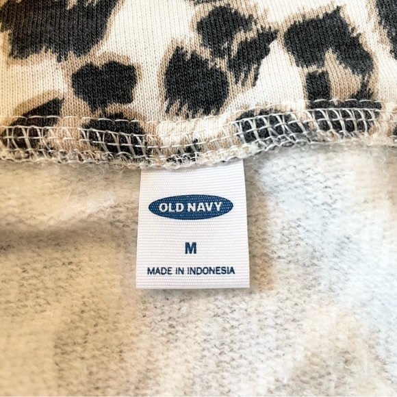 Old Navy Leopard Print Oversized Half Zip Mock Neck Pullover Sweatshirt Medium - Picture 6 of 10